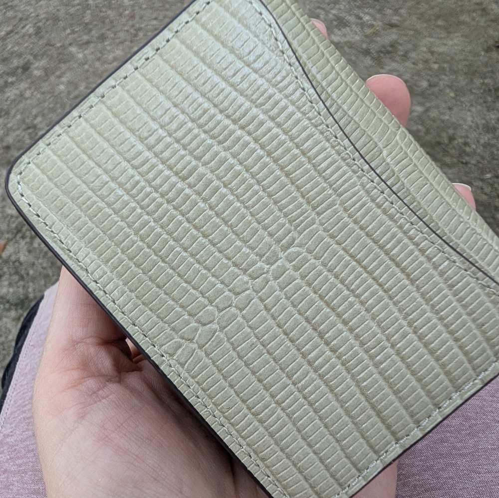 Coach Mini Wallet On A Chain Pale Green NEW WITH TAGS - Picture 3 of 8